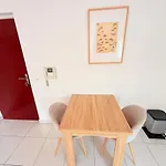 Getaway, Downtown, Free Parking Apartment